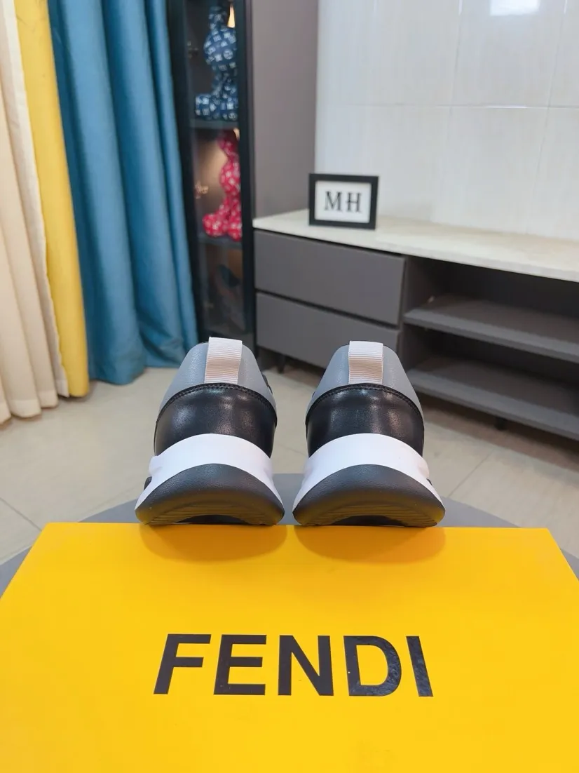 Men's Men's Shoes 💰438🌹🌹[fendi] Fendi's classic and comfortable men's, this complex sneaker is made of soft calfskin➕genuine leather lining➕original ultra-light rubber material with rough outsole. This unique light style is suitable for the casual and refined sensibility of this season. It is comfortable and natural on the feet. It is an everyday style for casual travel in autumn and winter! 38/44